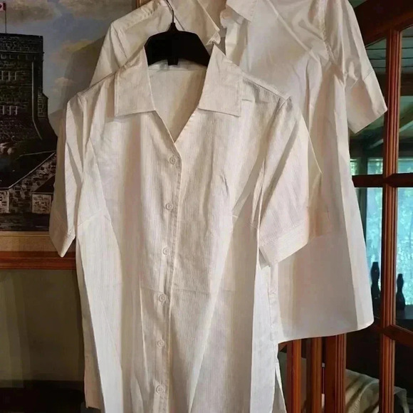 2 Crisp New White SS Summer  Blouses by George in XS NWOT - Picture 4 of 8